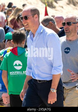 Newquay, Angleterre, Royaume-Uni. 09 mai 2024. Prince William, Prince de Galles visite Fistral Beach. Crédit : Anwar Hussein/Alamy Live News Banque D'Images