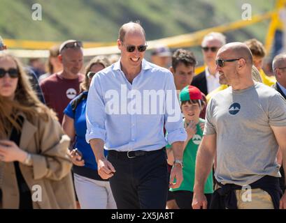 Newquay, Angleterre, Royaume-Uni. 09 mai 2024. Prince William, Prince de Galles visite Fistral Beach. Crédit : Anwar Hussein/Alamy Live News Banque D'Images