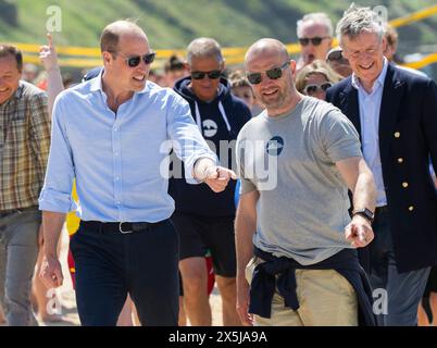 Newquay, Angleterre, Royaume-Uni. 09 mai 2024. Prince William, Prince de Galles visite Fistral Beach. Crédit : Anwar Hussein/Alamy Live News Banque D'Images