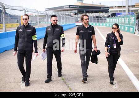 Berlin, Allemagne. 10 mai 2024. VERGNE Jean-Eric (fra), DS Penske, DS E-TENSE FE23, portrait lors de l'ePrix de Berlin 2024, 7e meeting du Championnat du monde ABB FIA Formula E 2023-24, sur le circuit Tempelhof Airport Street du 10 au 12 mai 2024 à Berlin, Allemagne - photo Eric Alonso/DPPI crédit : DPPI Media/Alamy Live News crédit: DPPI Media/Alamy Live News Banque D'Images