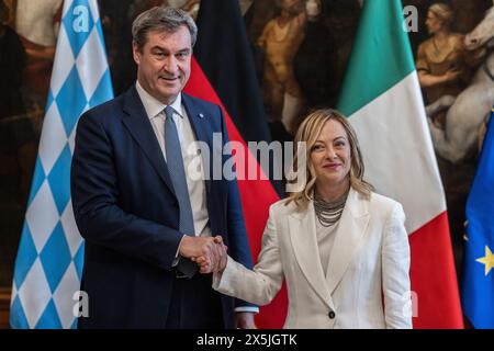 ROM, Italie. 10 mai 2024. Le ministre-président de Bavière Markus Söder (CSU) est reçu par le chef du gouvernement italien Giorgia Meloni pour une réunion au Palazzo Chigi à Rome. Crédit : Oliver Weiken/dpa/Alamy Live News Banque D'Images