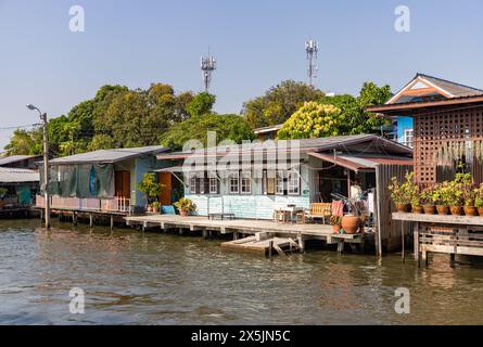 Une photo de maisons de canal à Bangkok. Banque D'Images