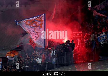 Bergame, Italie. 09 mai 2024. Les supporters de l'Olympique de Marseille lors de la demi-finale de l'UEFA Europa League entre Atalanta BC et l'Olympique de Marseille au stade Gewiss le 9 mai 2024 à Bergame, Italie . Crédit : Marco Canoniero/Alamy Live News Banque D'Images