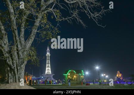 Vue de nuit de Minar e Pakistan Lahore Banque D'Images