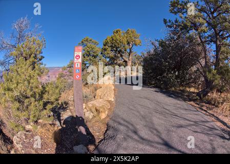 Le sentier pavé de la voie verte qui relie Hermits Rest et Pima point à Grand Canyon, Arizona, États-Unis d'Amérique, Amérique du Nord Copyright : St. Banque D'Images