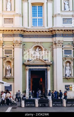 Nice, France - 12 novembre 2023 : Cathédrale de Nice (en français : Sainte-Reparate de Nice), cathédrale catholique située dans la partie ancienne de la ville de Nice, i Banque D'Images