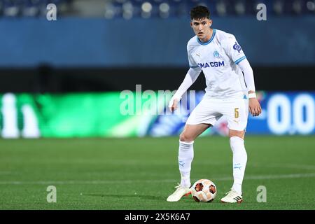 Bergame, Italie. 09 mai 2024. Leonardo Balerdi de l'Olympique de Marseille en action lors du match de demi-finale de l'UEFA Europa League entre Atalanta BC et l'Olympique de Marseille au stade Gewiss le 9 mai 2024 à Bergame, Italie . Crédit : Marco Canoniero/Alamy Live News Banque D'Images