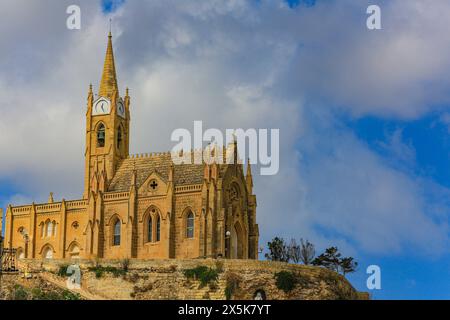 Mgarr, Gozo, Malte. Calcaire Maltese Church of Our Lady Lourdes. (Usage éditorial uniquement) Banque D'Images