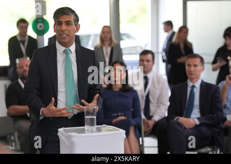 Le premier ministre Rishi Sunak organise un événement PM Connect chez Siemens Healthineers à Eynsham, Oxfordshire. Date de la photo : vendredi 10 mai 2024. Banque D'Images