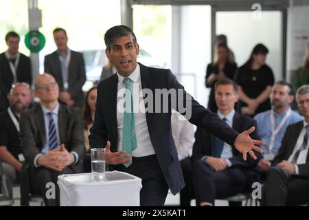 Le premier ministre Rishi Sunak organise un événement PM Connect chez Siemens Healthineers à Eynsham, Oxfordshire. Date de la photo : vendredi 10 mai 2024. Banque D'Images