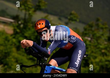 Italia. 10 mai 2024. De Marchi Alessandro (Team Jayco Alula) a duré l'étape 7 du Giro d'Italia de Foligno à Pérouse (ITT), 10 mai 2024 Italie. (Photo de Fabio Ferrari/Lapresse) crédit : LaPresse/Alamy Live News Banque D'Images