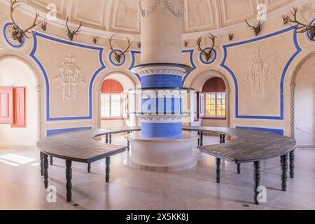 Portugal, Sintra. Vue intérieure du parc et du palais national de Pena, un site classé au patrimoine mondial de l'UNESCO. (Usage éditorial uniquement) Banque D'Images