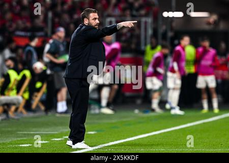 Leverkusen, Allemagne. 09 mai 2024. Bay Arena, 09.05.24 : entraîneur-chef Roma Daniele de Rossi lors du match de deuxième manche de la demi-finale de l'UEFA Europa League opposant L'AS Roma et le Bayer 04 Leverkusen à la Bay Arena de Leverkusen, en Allemagne. Soccer (Cristiano Mazzi/SPP) crédit : SPP Sport Press photo. /Alamy Live News Banque D'Images