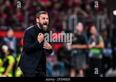 Leverkusen, Allemagne. 09 mai 2024. Bay Arena, 09.05.24 : entraîneur-chef Roma Daniele de Rossi lors du match de deuxième manche de la demi-finale de l'UEFA Europa League opposant L'AS Roma et le Bayer 04 Leverkusen à la Bay Arena de Leverkusen, en Allemagne. Soccer (Cristiano Mazzi/SPP) crédit : SPP Sport Press photo. /Alamy Live News Banque D'Images