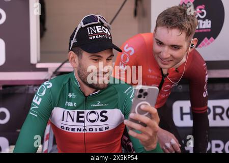 Pérouse, Italie. 10 mai 2024. Ganna Filippo (Team Ineos Grenadiers) et Sheffield Magnus (Team Ineos Grenadiers) lors de l'étape 7 du Giro d'Italia de Foligno à Pérouse (ITT), 10 mai 2024 Italie. (Photo de Massimo Paolone/Lapresse) crédit : LaPresse/Alamy Live News Banque D'Images