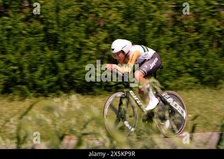 Plapp Lucas (Team Jayco Alula) lors de l'étape 7 du Giro d'Italia de Foligno à Pérouse (ITT), 10 mai 2024 Italie. (Photo de Fabio Ferrari/Lapresse) crédit : LaPresse/Alamy Live News Banque D'Images