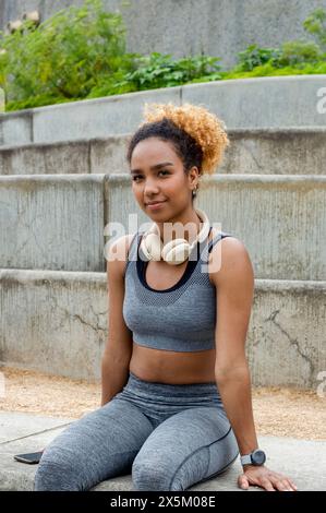 Portrait de jeune femme sportive Banque D'Images