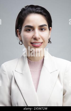 Portrait of smiling young woman Banque D'Images