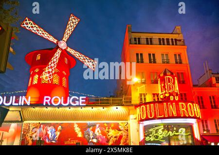 Le Moulin Rouge à Paris Banque D'Images