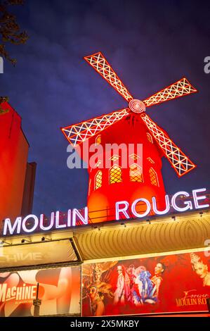 Le Moulin Rouge à Paris Banque D'Images