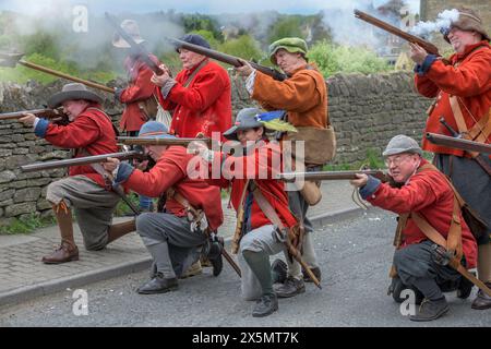 Malmesbury, Wiltshire, Angleterre - dimanche 5 mai 2024. Le colonel Devereuxs Regiment vient à Malmesbury, ville perchée sur la colline, pour reconstituer l'importa Banque D'Images