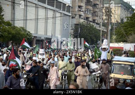 Gujranwala, Pakistan. 10 mai 2024. Des militants de Tehreek-e-Labbaik (TLP) organisent un rassemblement de protestation du Tibet Centre au Karachi Press Club contre la profanation du Saint Coran en Suède, à Karachi le vendredi 10 mai 2024. Crédit : Pakistan Press International (PPI)/Alamy Live News Banque D'Images