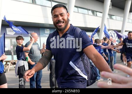 Eccles, Royaume-Uni. 10 mai 2024. Vente Sharks centre Manu Tuilagi arrive au stade avant le match Gallagher Premiership match Sale Sharks vs Leicester Tigers au Salford Community Stadium, Eccles, Royaume-Uni, le 10 mai 2024 (photo par Steve Flynn/News images) à Eccles, Royaume-Uni le 5/10/2024. (Photo par Steve Flynn/News images/SIPA USA) crédit : SIPA USA/Alamy Live News Banque D'Images