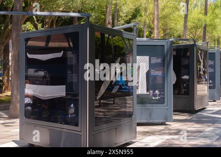 ALMERIA, ESPAGNE - 10 MAI 2024 L'exposition présente 36 photographies de l'artiste et écrivain Michael Benson, qui utilise des microscopes électroniques à balayage pour la cre Banque D'Images