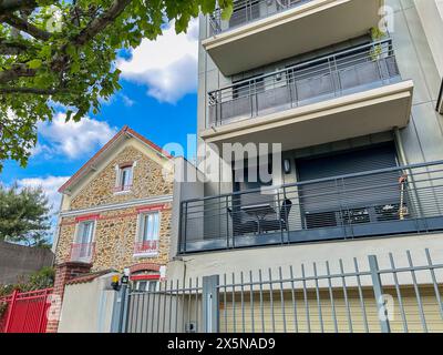 Joinville-le-Pont, France, banlieue de Paris, contraste, ancien et Nouveau, architecture moderne, complexe d'appartements, détail, façade avant Banque D'Images