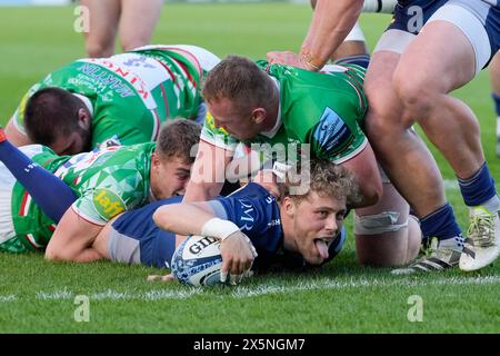 Solde Sharks Scrum-Half Gus Warr réagit après avoir marqué un essai lors du match Gallagher Premiership match Sale Sharks vs Leicester Tigers au Salford Community Stadium, Eccles, Royaume-Uni, 10 mai 2024 (photo par Steve Flynn/News images) Banque D'Images