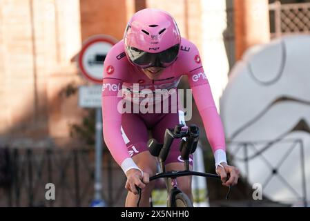 Pérouse, Italie. 10 mai 2024. Tadej Pogacar pendant l'étape 7 - Foligno-Perugia, course du Giro d'Italia à Pérouse, Italie, 10 mai 2024 crédit : Agence photo indépendante/Alamy Live News Banque D'Images