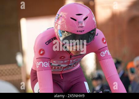 Pérouse, Italie. 10 mai 2024. Tadej Pogacar pendant l'étape 7 - Foligno-Perugia, course du Giro d'Italia à Pérouse, Italie, 10 mai 2024 crédit : Agence photo indépendante/Alamy Live News Banque D'Images