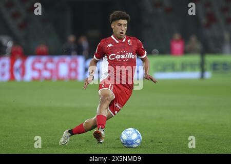 Bari, Italie. 10 mai 2024. Ismail Achik (SS Calcio Bari) en action pendant SSC Bari vs Brescia Calcio, match de football italien Serie B à Bari, Italie, 10 mai 2024 crédit : Agence photo indépendante/Alamy Live News Banque D'Images