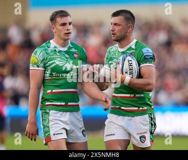 Jack Van Poortvliet, demi-mêlée des Tigres de Leicester, demi-mêlée des Tigres de Leicester, Handre Pollard lors de la vente du match Gallagher Premiership match Sale Sharks vs Leicester Tigers au Salford Community Stadium, Eccles, Royaume-Uni, 10 mai 2024 (photo Steve Flynn/News images) Banque D'Images