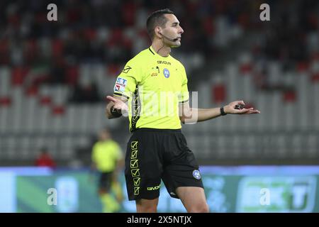 Bari, Italie. 10 mai 2024. Arbitre Andrea Colombo pendant SSC Bari vs Brescia Calcio, match de football italien Serie B à Bari, Italie, 10 mai 2024 crédit : Agence photo indépendante/Alamy Live News Banque D'Images