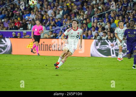 Orlando, Floride, États-Unis, 27 avril 2024, le milieu de terrain du Toronto FC Alonso Coello #14 fait une passe au stade Inter&Co. (Crédit photo : Marty Jean-Louis) Banque D'Images