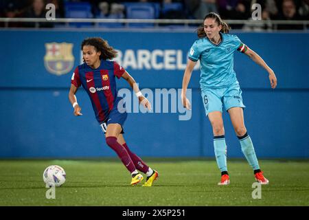 Barcelone, Espagne. 10 mai 2024. Vicky Lopez (FC Barcelone) contrôle le match de Liga F entre le FC Barcelone FEM et l'Ahtletic Club FEM à l'Estadi Johan Cruyff, à Barcelone, en Espagne, le 10 mai 2024. Photo de Felipe Mondino/Sipa USA crédit : Sipa USA/Alamy Live News Banque D'Images