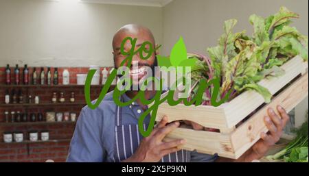 Image de confettis dorés tombant sur une famille heureuse à la fête d'anniversaire Banque D'Images