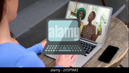Comme la bannière de texte et les icônes sur la femme afro-américaine avec tasse à café à l'aide d'un ordinateur portable Banque D'Images