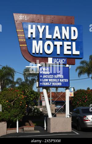 LA HABRA, CALIFORNIE, 28 avril 2024 : le motel Hyland sur Whittier Boulevard. Banque D'Images