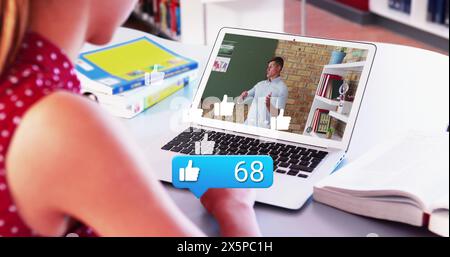 Image de l'icône des médias sur une femme caucasienne ayant un appel d'image avec un collègue caucasien Banque D'Images