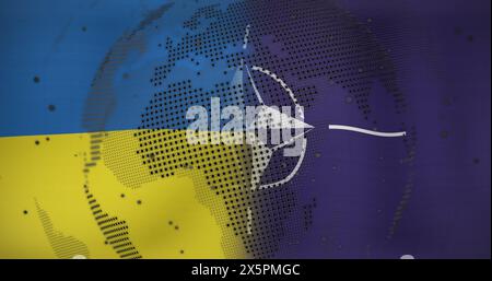 Image du globe en rotation et du traitement des données contre l'ukraine agitant et le fond du drapeau de l'otan Banque D'Images