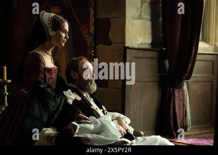 DATE DE SORTIE : 14 juin 2024. TITRE : Firebrand. STUDIO : MBK Productions. RÉALISATEUR : Karim Ainouz. INTRIGUE : suit le mariage de la reine Katherine Parr et Henry VIII. EN VEDETTE : JUDE LAW dans le rôle de Henry VIII, ALICE VIKANDER dans le rôle de Katherine Parr. (Crédit image : © MBK Productions/Entertainment Pictures/ZUMAPRESS.com) USAGE ÉDITORIAL SEULEMENT ! Non destiné à UN USAGE commercial ! Banque D'Images