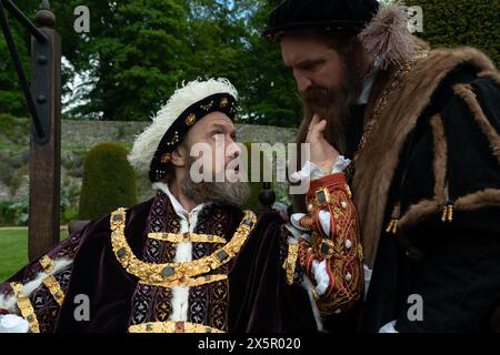 DATE DE SORTIE : 14 juin 2024. TITRE : Firebrand. STUDIO : MBK Productions. RÉALISATEUR : Karim Ainouz. INTRIGUE : suit le mariage de la reine Katherine Parr et Henry VIII. EN VEDETTE : JUDE LAW : Henry VIII, EDDIE MARSAN : Edward Seymour. (Crédit image : © MBK Productions/Entertainment Pictures/ZUMAPRESS.com) USAGE ÉDITORIAL SEULEMENT ! Non destiné à UN USAGE commercial ! Banque D'Images