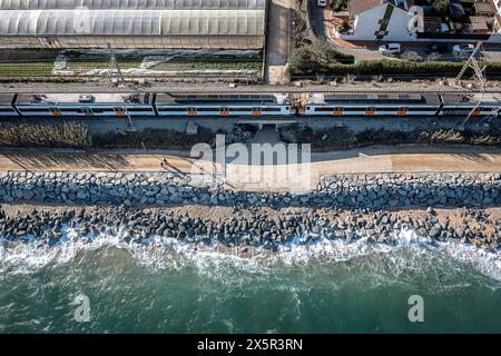 Plage de Cabrera de mar, élévation du niveau de la mer. El Maresme, Catalogne, Espagne Banque D'Images