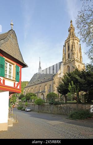 Église baroque construite vers 1480, maison à colombages, baie vitrée, Meisenheim, Rhénanie-Palatinat, Allemagne Banque D'Images