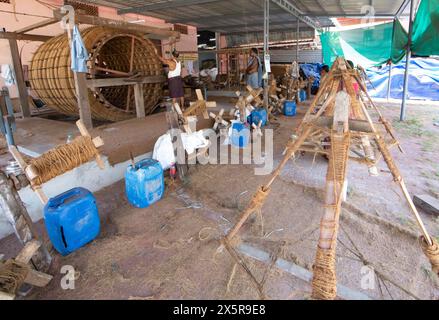 Filature de la coopération des ouvriers Coir Mats et mattings, production de tapis de coco, Muhamma, Alappuzha, Kerala, Inde Banque D'Images