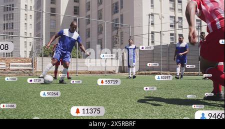 Image d'un confetti d'or tombant au-dessus d'un stade sportif Banque D'Images