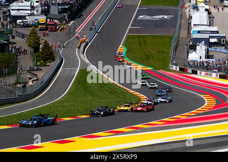 35 MILESI Charles (fra), GOUNON Jules (fra), CHATIN Paul-Loup (fra), Alpine Endurance Team #35, Alpine A424, Hypercar, action, 08 BUEMI Sébastien (SWI), HARTLEY Brendon (nzl), HIRAKAWA Ryo (jpn), Toyota Gazoo Racing, Toyota GR010 - Hybrid #08, Hypercar, action, action, 83 KUBICA Robert (pol), Corywi (Fion, Robert (Fion) Ferrari 499P #83, hypercar, action, 51 PIER GUIDI Alessandro (ita), CALADO James (gbr), GIOVINAZZI Antonio (ita), Ferrari AF Corse, Ferrari 499P #51, hypercar, action, départ de la course, départ, lors des 6 heures TotalEnergies 2024 de Spa-Francorchamps, 3ème roun Banque D'Images