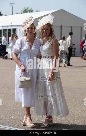 Ascot, Berkshire, Royaume-Uni. 11 mai 2024. C'était une belle journée ensoleillée à Ascot Racecourse aujourd'hui dans le Berkshire alors que les coureurs glam sont arrivés pour la Peroni Nastrol Azzurro Victoria Cup Raceday. Crédit : Maureen McLean/Alamy Live News Banque D'Images